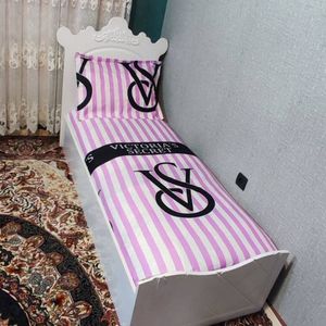 خرید انلاین روتختی یک نفره ویکتوریا سکرت روکش تشک راه راه  صورتی