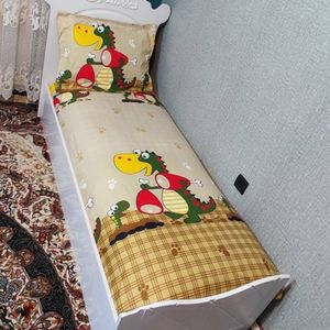 خرید انلاین روتختی بچه گانه کارتونی پسرانه دایناسور روتختی دایناسور روتختی پسرانه کرم قهوه ای