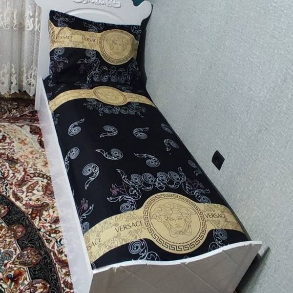 روتختی یک نفره طرح ورساچ مشکی کرم نسکافه ای روتختی یکنفره ورساچه مشکی کرم نسکافه ای