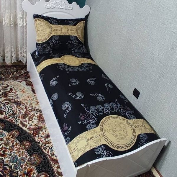 روتختی یک نفره طرح ورساچ مشکی کرم نسکافه ای روتختی یکنفره ورساچه مشکی کرم نسکافه ای