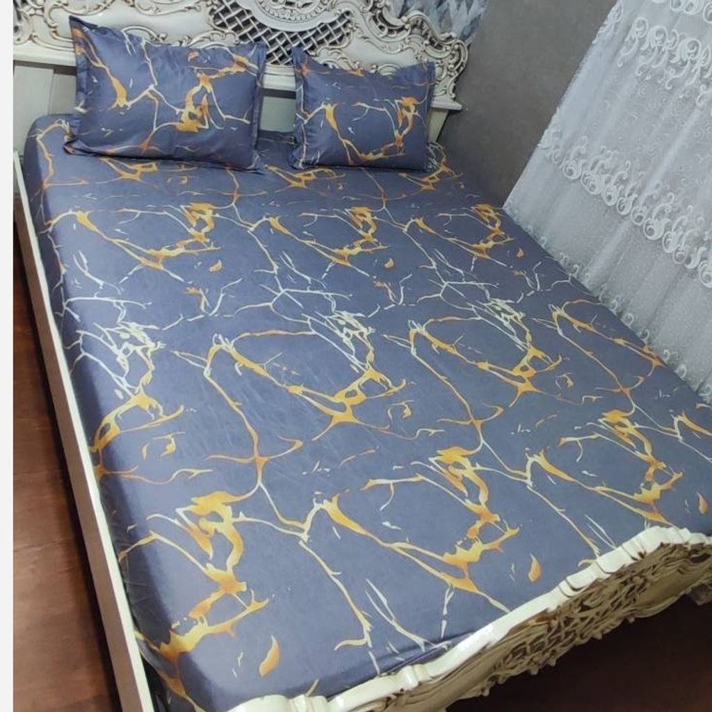 خرید اینترنتی روتختی دونفره زمینه طوسی رگ طلایی روکش تشک طوسی