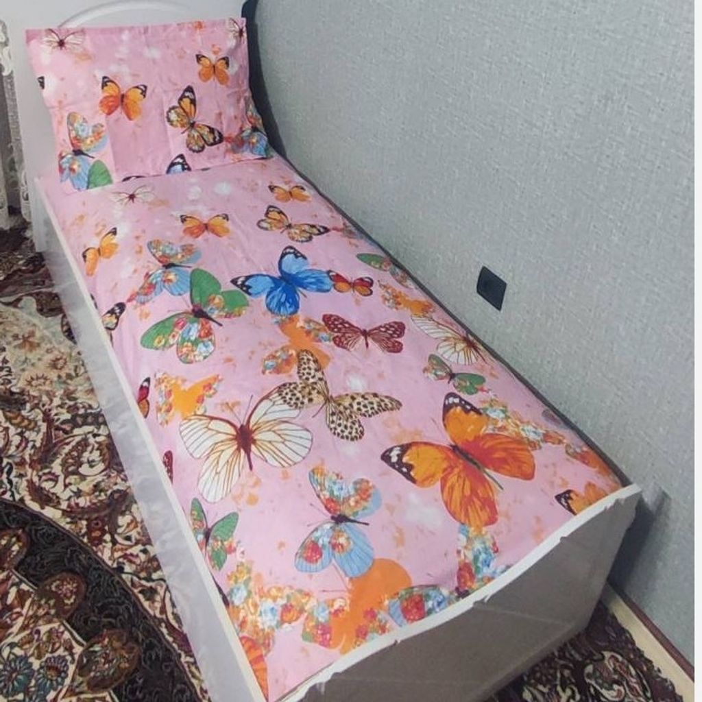 قیمت ارزان روتختی یکنفره زمینه صورتی پروانه روکش تشک پروانه روبالش پروانه