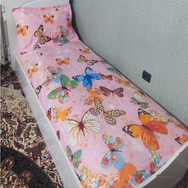 روتختی یکنفره زمینه صورتی پروانه روکش تشک پروانه روبالش پروانه