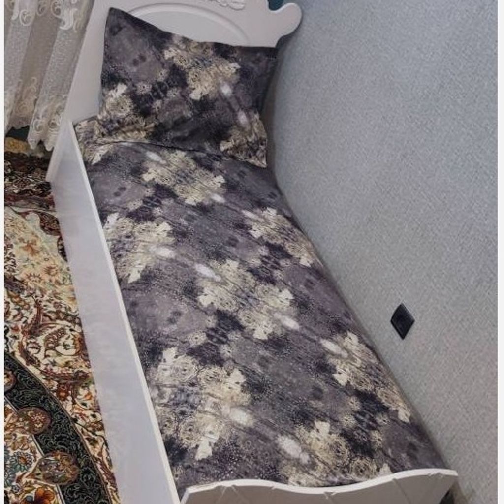 قیمت ارزان روتختی یک نفره با روبالش زیپ دار کامل کشدوزی کرم طوسی