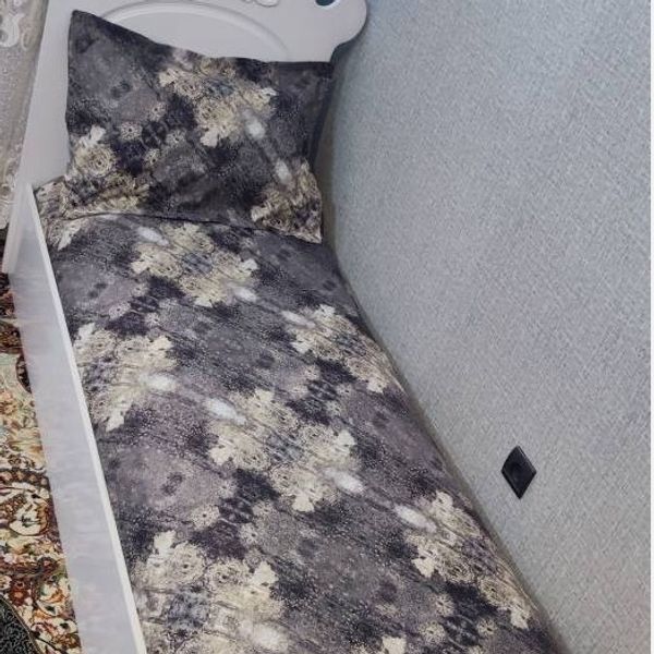 روتختی یک نفره با روبالش زیپ دار کامل کشدوزی کرم طوسی