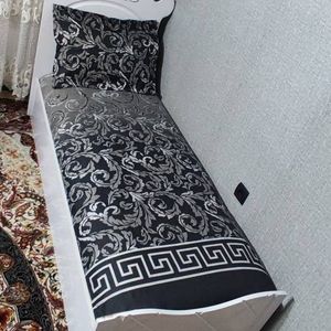 خرید انلاین روتختی یکنفره ورساچ سیاه طوسی روکش تشک ورساچه مشکی سایه طوسی