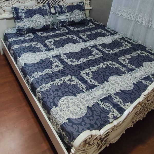 روتختی دونفره ورساچه سفید کرم طوسی روکش تشک ورساچ طوسی سفید کرم