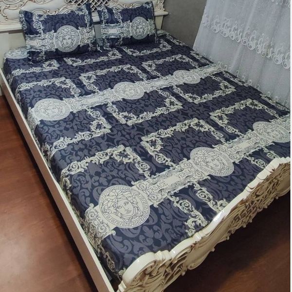 روتختی دونفره ورساچه سفید کرم طوسی روکش تشک ورساچ طوسی سفید کرم