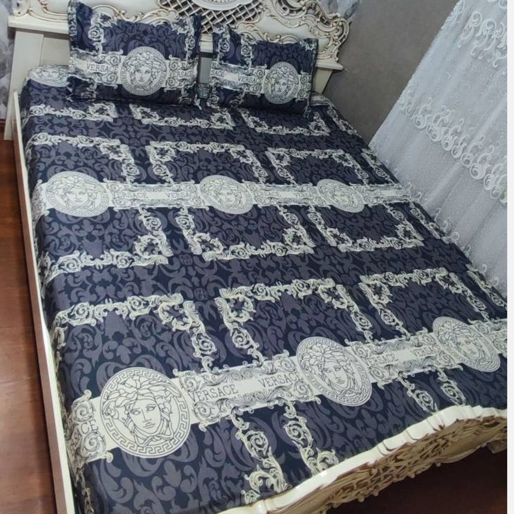 قیمت روتختی دونفره ورساچه سفید کرم طوسی روکش تشک ورساچ طوسی سفید کرم