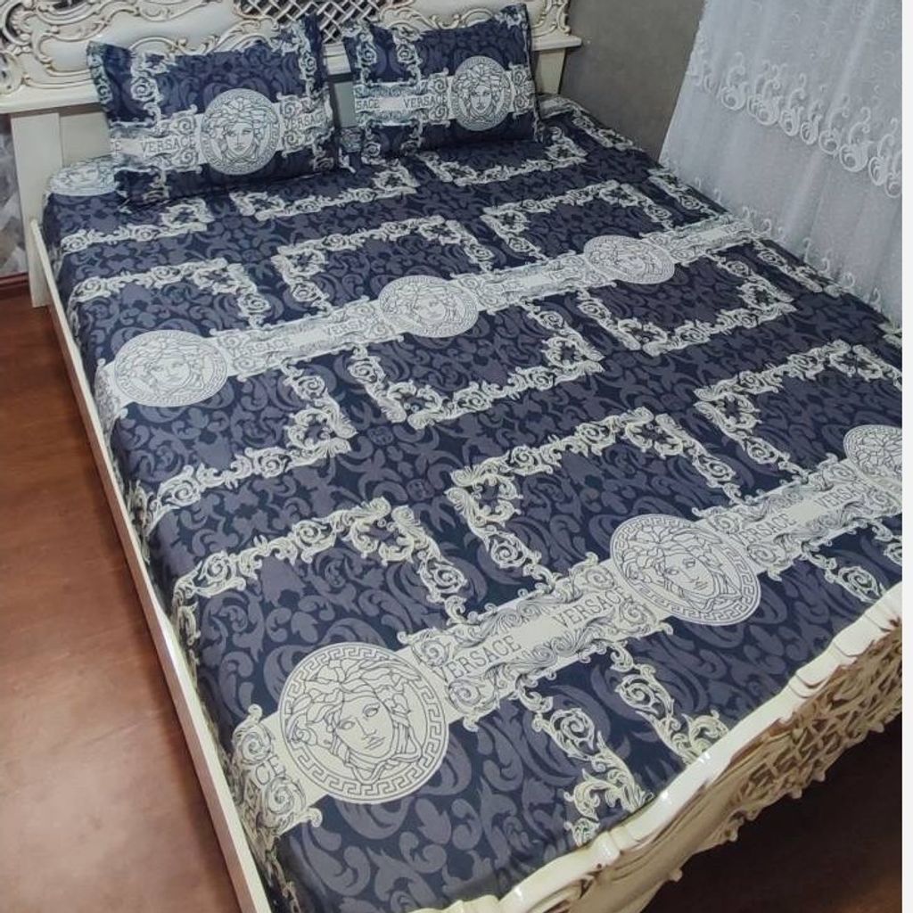 فروش اینترنتی روتختی دونفره ورساچه سفید کرم طوسی روکش تشک ورساچ طوسی سفید کرم