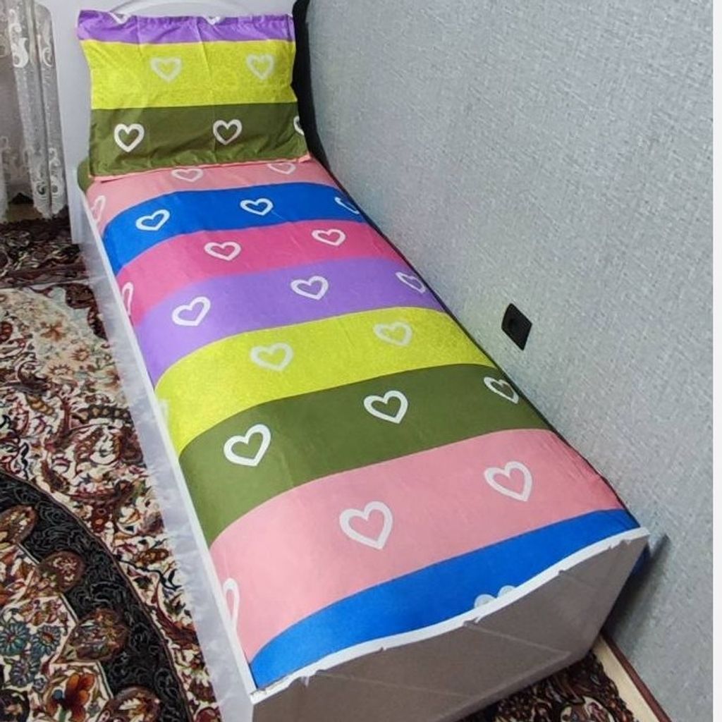 فروش اینترنتی روکش تشک تخت یکنفره همراه یک عدد روبالش  وتختی مداد رنگی روکش تشک صورتی سبز سوسنی ابی گلبهی زرد