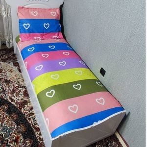 قیمت روکش تشک تخت یکنفره همراه یک عدد روبالش  وتختی مداد رنگی روکش تشک صورتی سبز سوسنی ابی گلبهی زرد