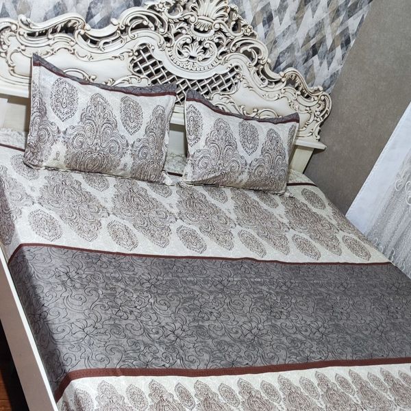 ملحفه دورکشدار تخت دونفره زمینه کرم گل قهوه ای