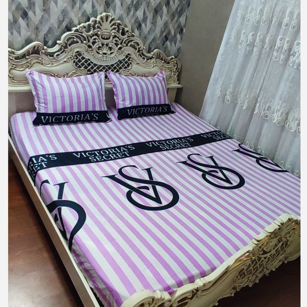 نیم ست روتختی دونفره ویکتوریا سکرت صورتی سفید