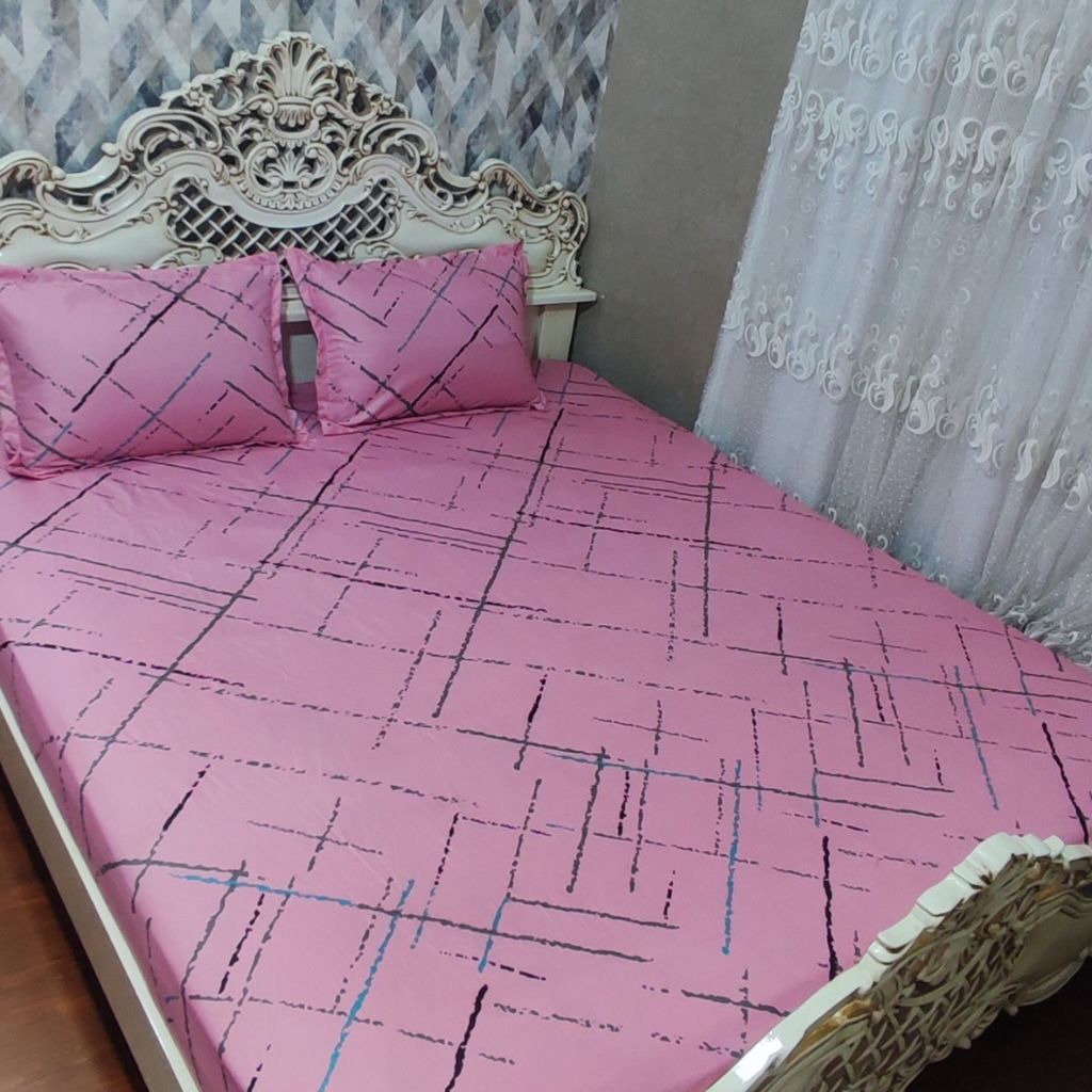 خرید آنلاین ملحفه نیم ست روتختی تخت دونفره خط دار زمینه صورتی