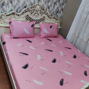 مشخصات روتختی تخت دونفره 3تکه پردار لاو زمینه صورتی