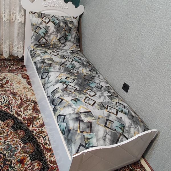 سرویس روتختی دوتکه تخت یکنفره طرح مربعی  زمینه طوسی ابی