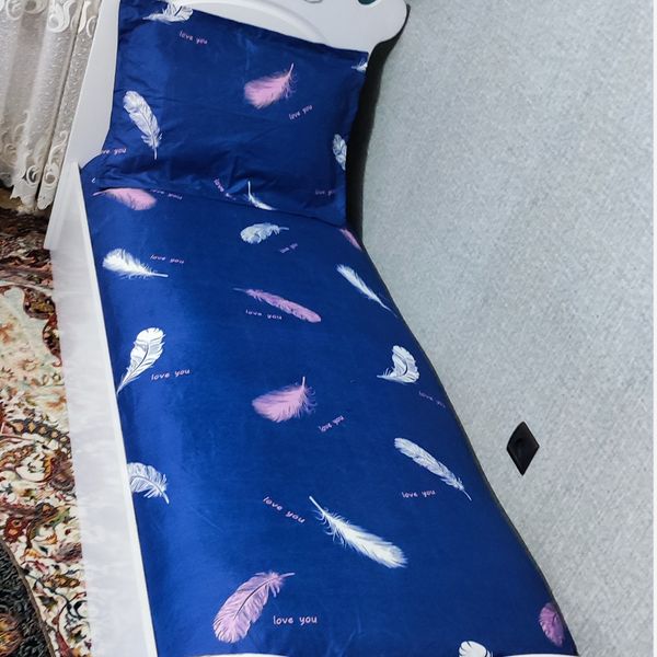 روتختی یک نفره و روبالش پردار لاو زمینه سورمه ای