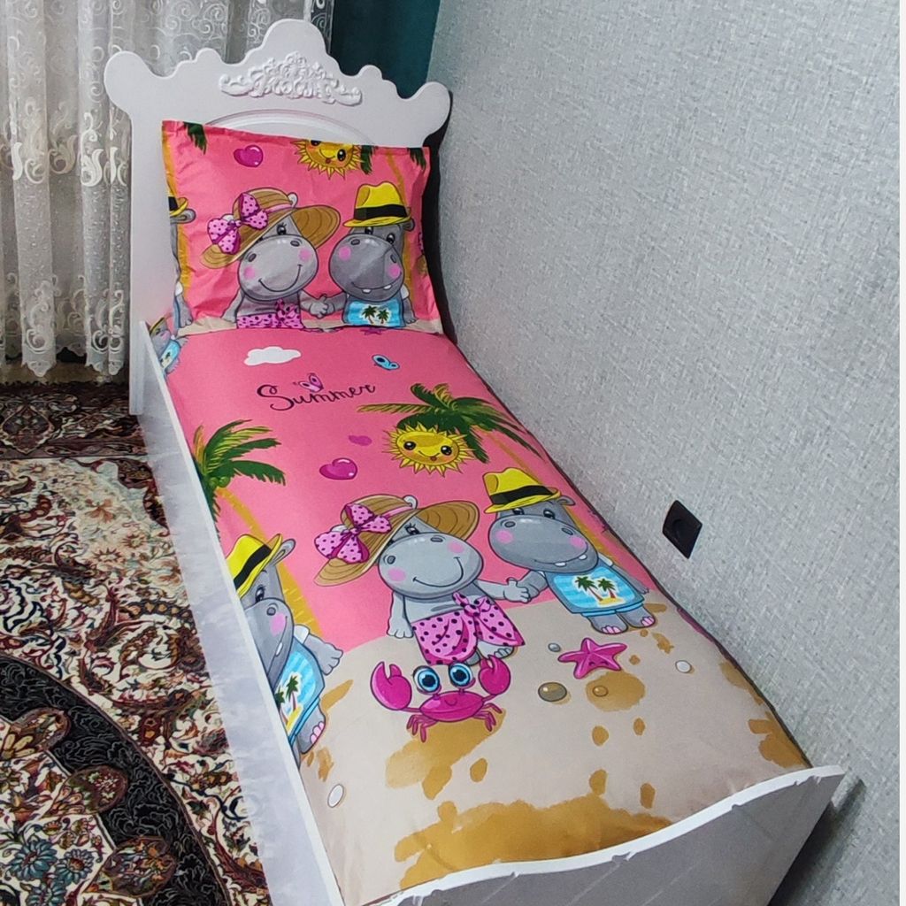 مشخصات ملحفه تخت ملافه عروسکی فانتزی اسب ابی زمینه صورتی