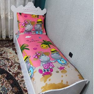 مشخصات ملحفه تخت ملافه عروسکی فانتزی اسب ابی زمینه صورتی