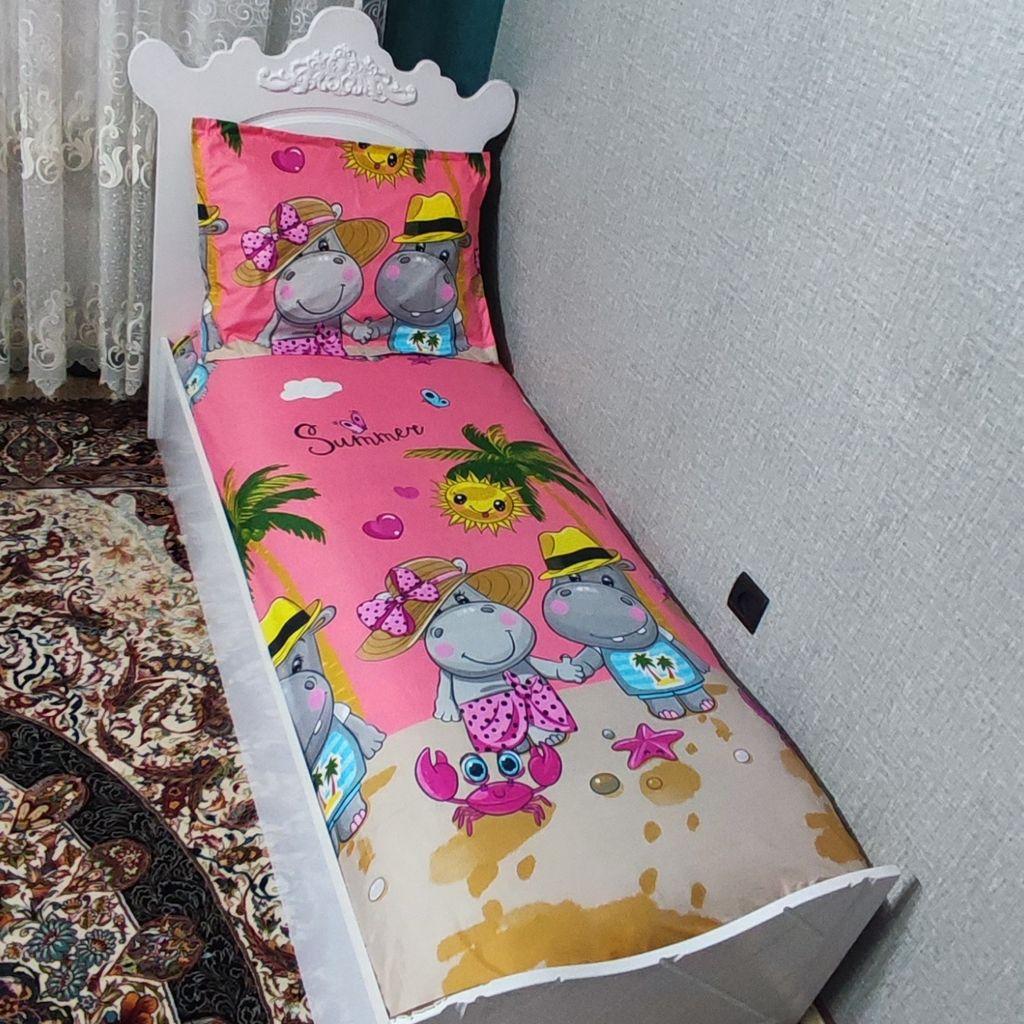 مشخصات ملحفه تخت ملافه عروسکی فانتزی اسب ابی زمینه صورتی