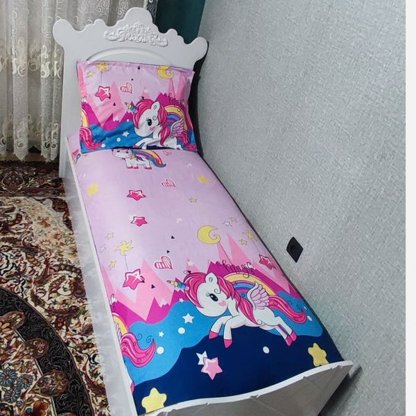 سرویس نیم ست روتختی تخت یکنفره عروسکی فانتزی طرح اسب شاخ دار 