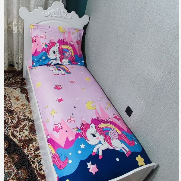 سرویس نیم ست روتختی تخت یکنفره عروسکی فانتزی طرح اسب شاخ دار 