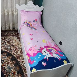 خرید اینترنتی سرویس نیم ست روتختی تخت یکنفره عروسکی فانتزی طرح اسب شاخ دار 