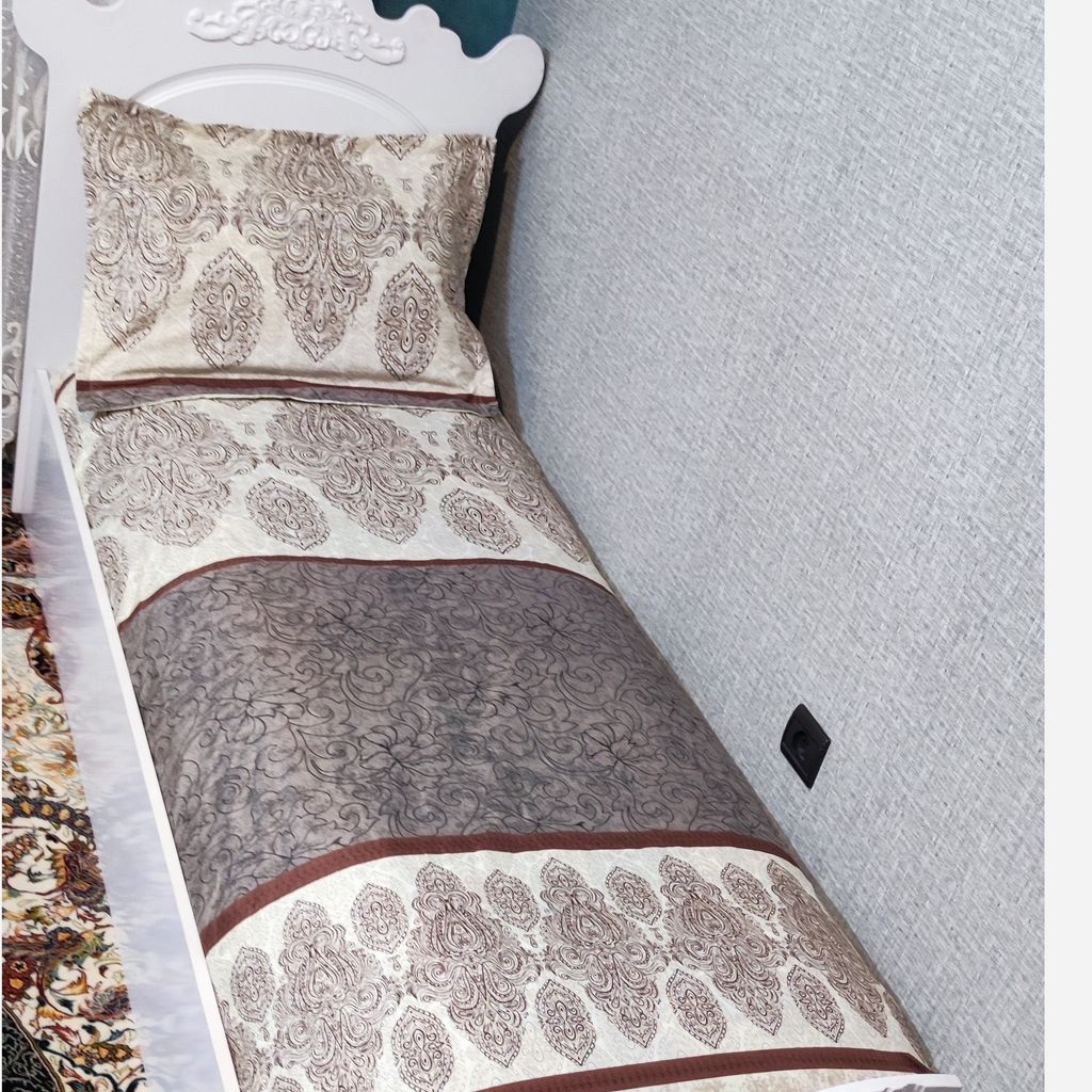 خرید آنلاین نیم ست روتختی دوتکه دورتادور کشدوزی همراه روبالش زمینه کرم 