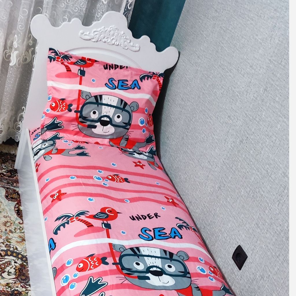 خرید اینترنتی سرویس روتختی دوتکه تخت یکنفره دورتادور کشدوزی همراه روبالش طرح گربه غواص زمینه صورتی