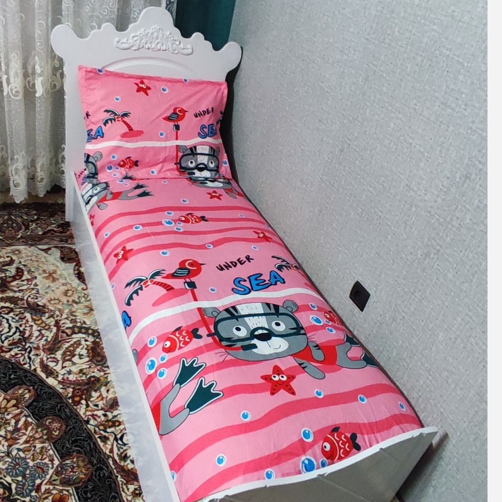 قیمت ارزان سرویس روتختی دوتکه تخت یکنفره دورتادور کشدوزی همراه روبالش طرح گربه غواص زمینه صورتی