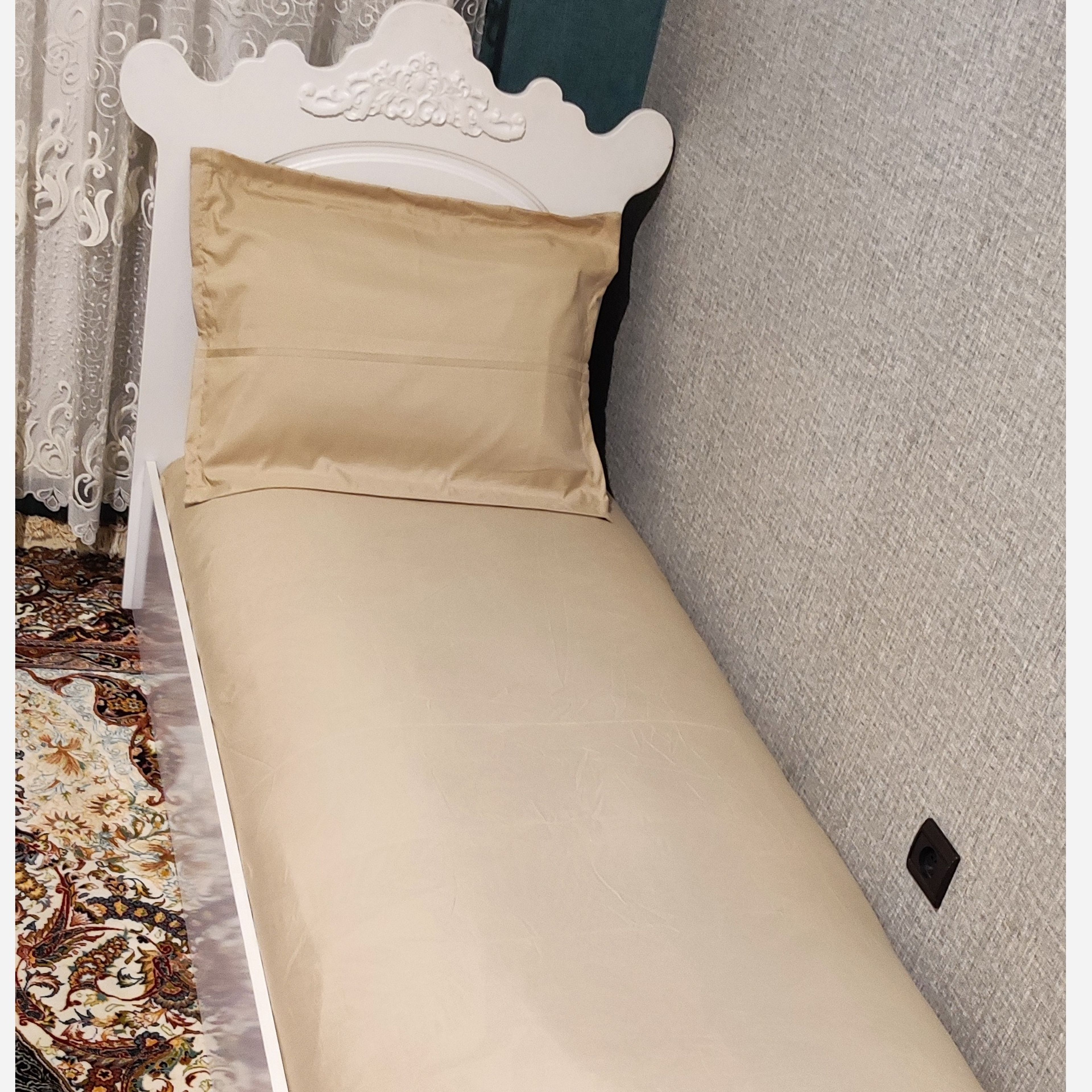 فروش اینترنتی سرویس روتختی ساده  دوتکه تخت یکنفره رنگ کرم نخودی 