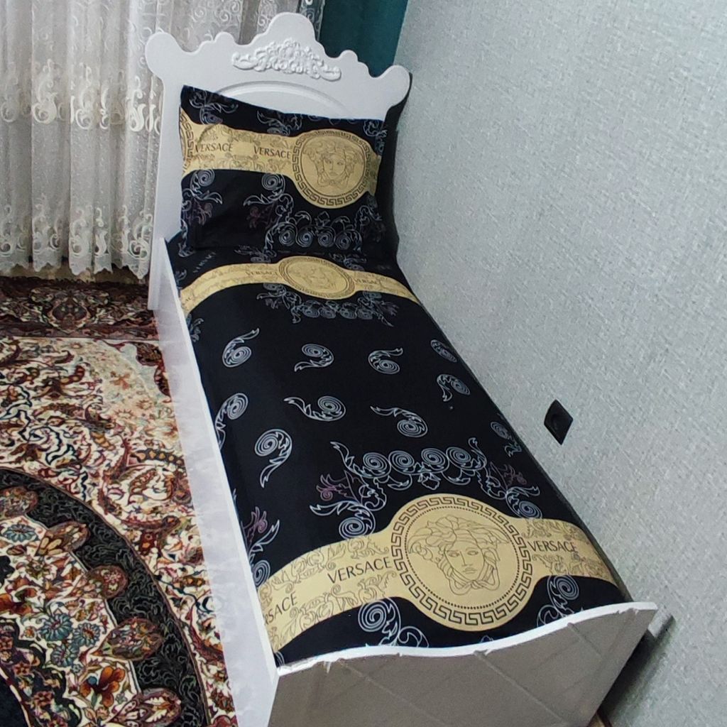 خرید انلاین روتختی تیم ست یک نفره ورساچ مشکی طلایی