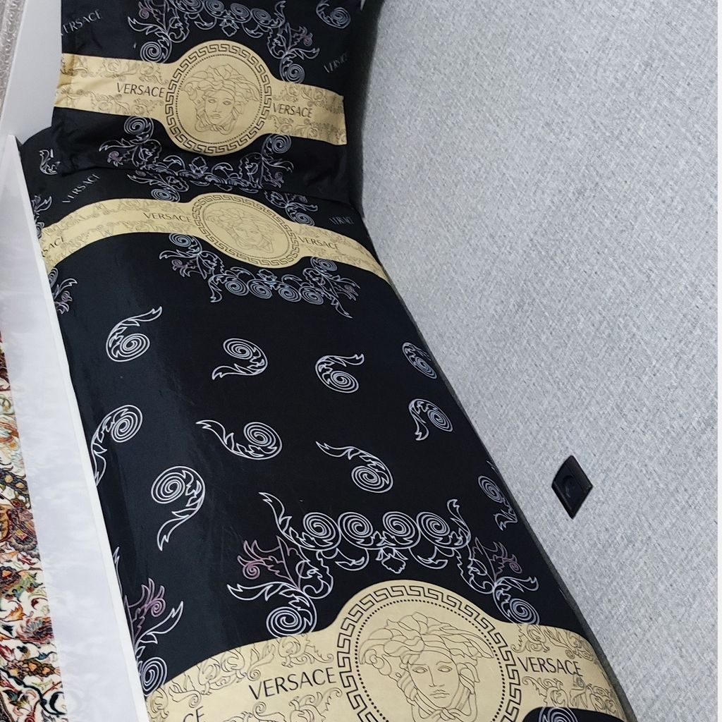 قیمت ارزان روتختی تیم ست یک نفره ورساچ مشکی طلایی