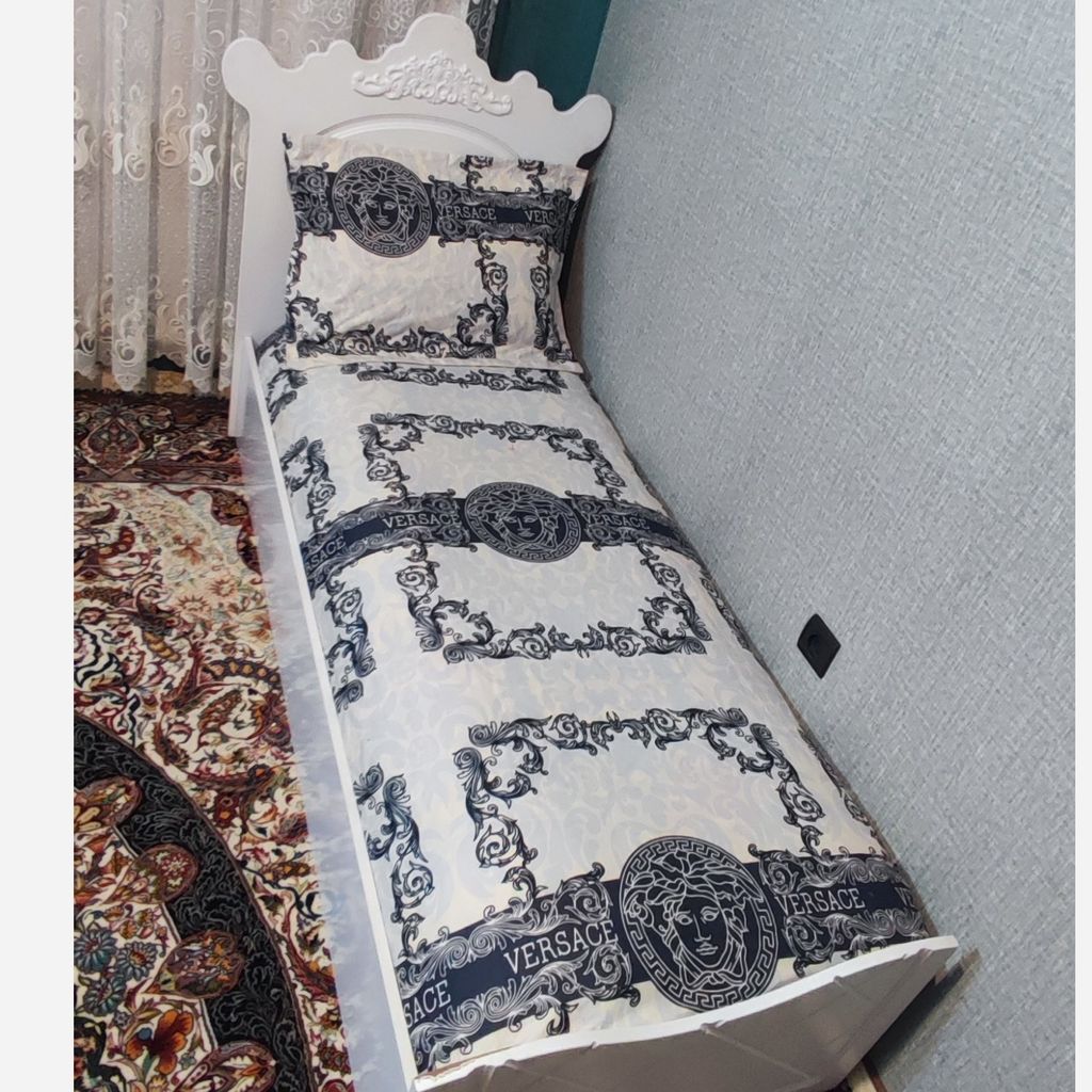 مشخصات ملحفه کشدوزی شده  روتختی تشک تخت یک نفره طرح ورساچه سفید 