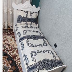 خرید آنلاین ملحفه کشدوزی شده  روتختی تشک تخت یک نفره طرح ورساچه سفید 