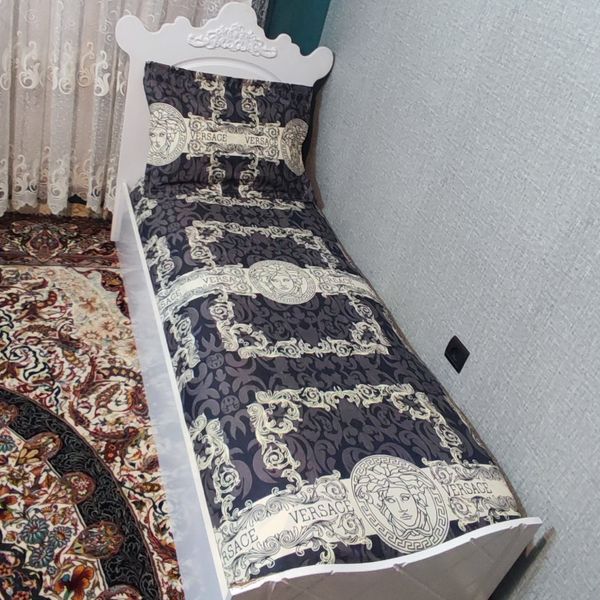 نیم ست دوتکه روتختی دورکش تخت یک نفره طرح ورساچه تیره