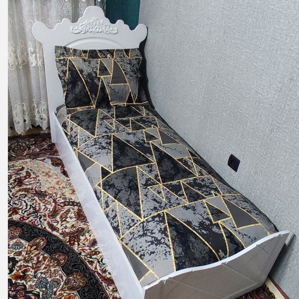 روتختی دورکش تخت یک نفره مثلثی خط طلایی