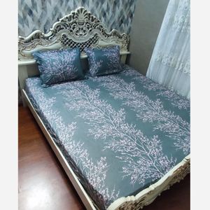 مشخصات ملحفه تخت دونفره کشدوزی شده همراه رو بالش طوسی صورتی