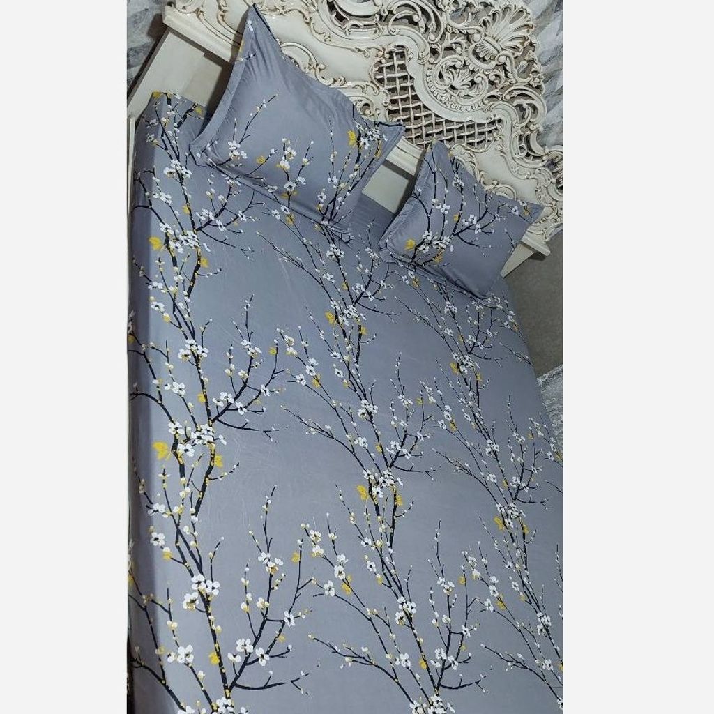 قیمت ارزان روتختی دورکش تخت دونفره طرح شکوفه طوسی روشن