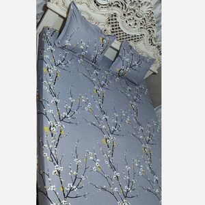 قیمت ارزان روتختی دورکش تخت دونفره طرح شکوفه طوسی روشن