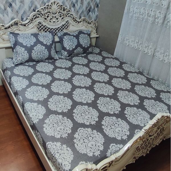 نیم ست ملحفه دور کشدوزی تخت دونفره وروبالش گلدار زمینه طوسی