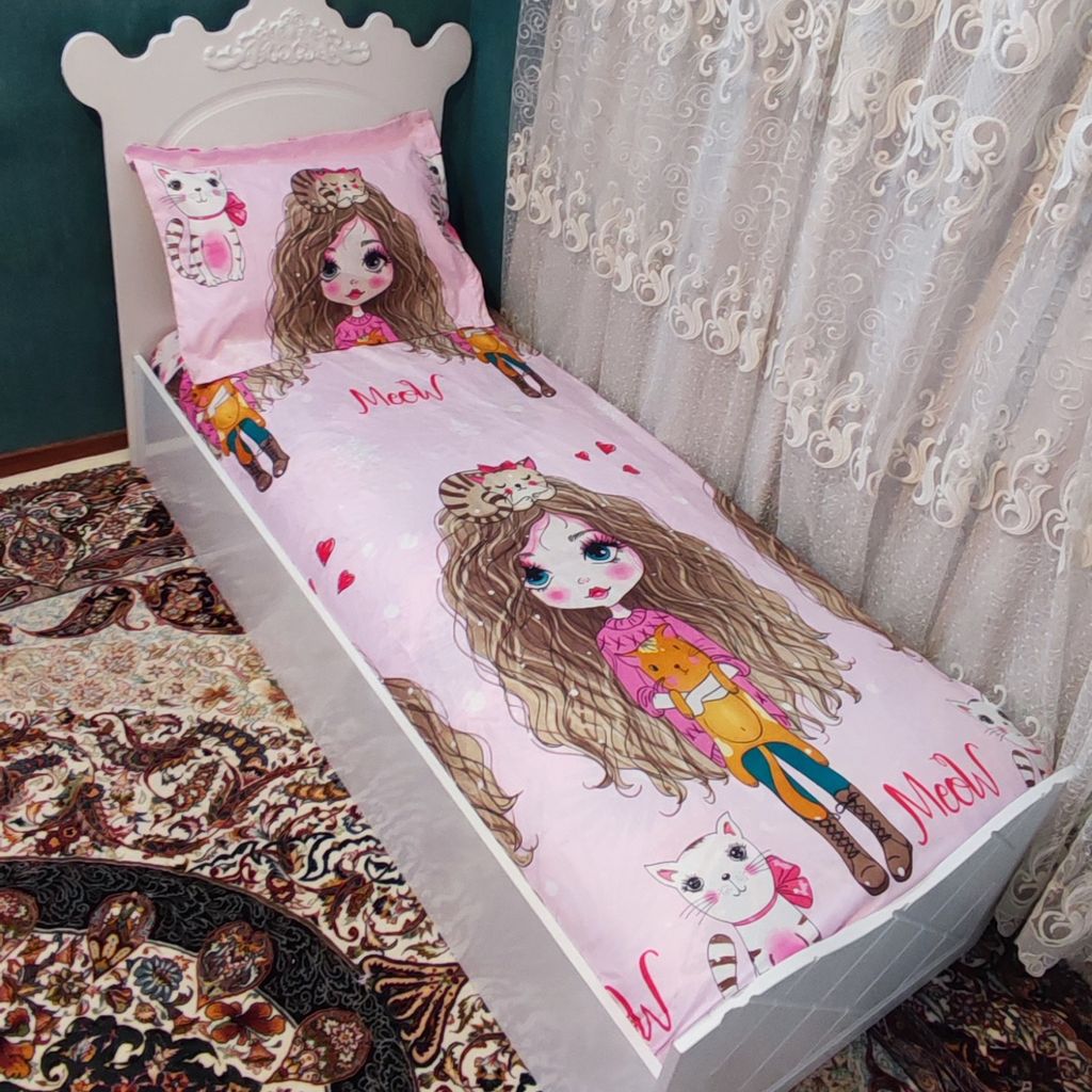 خرید انلاین ملحفه دورتادور کشدوزی شده یک نفره طرح دختر موفرفری  