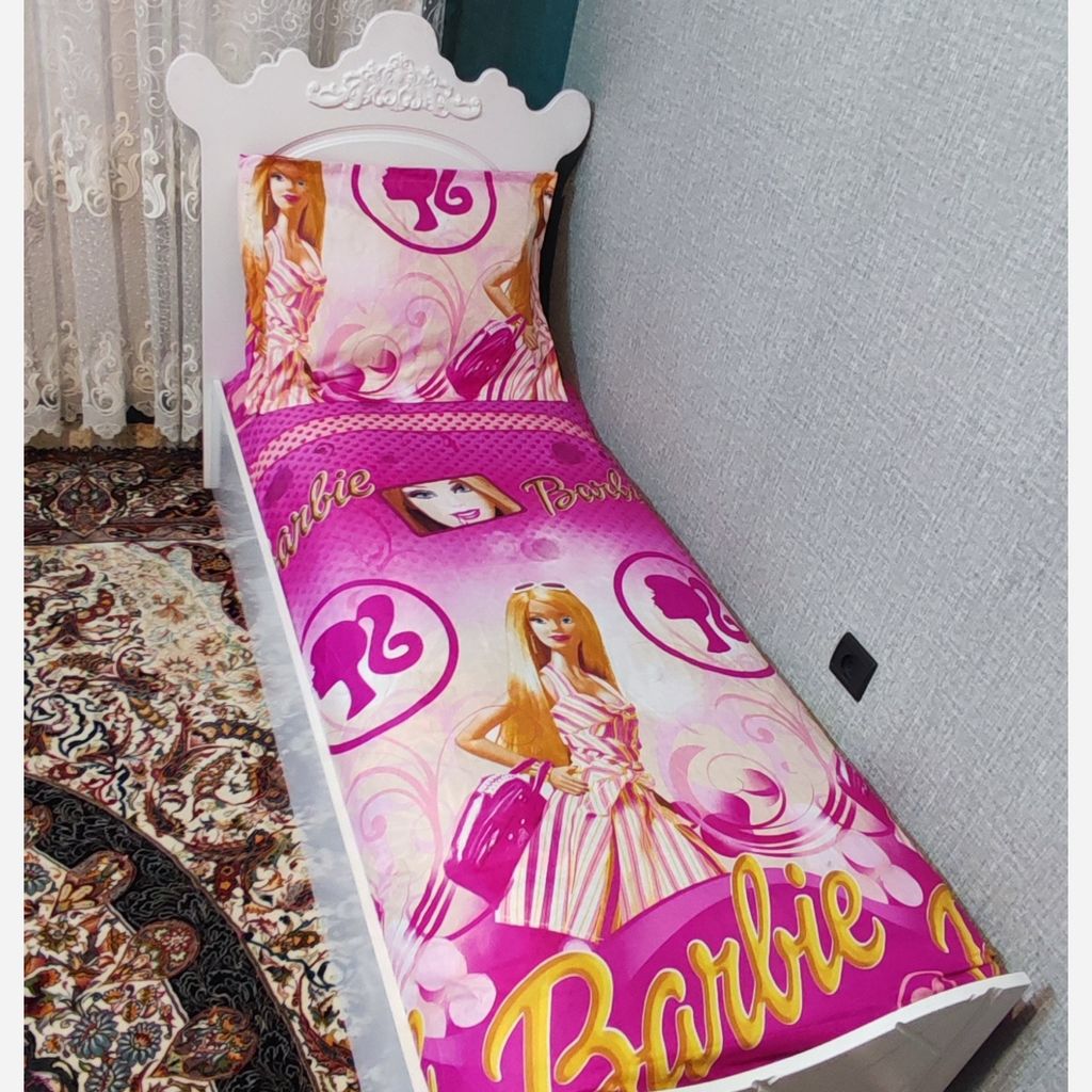 مشخصات ملحفه کشدار تخت یک نفره طرح دخترانه باربی صورتی ملافه تخت