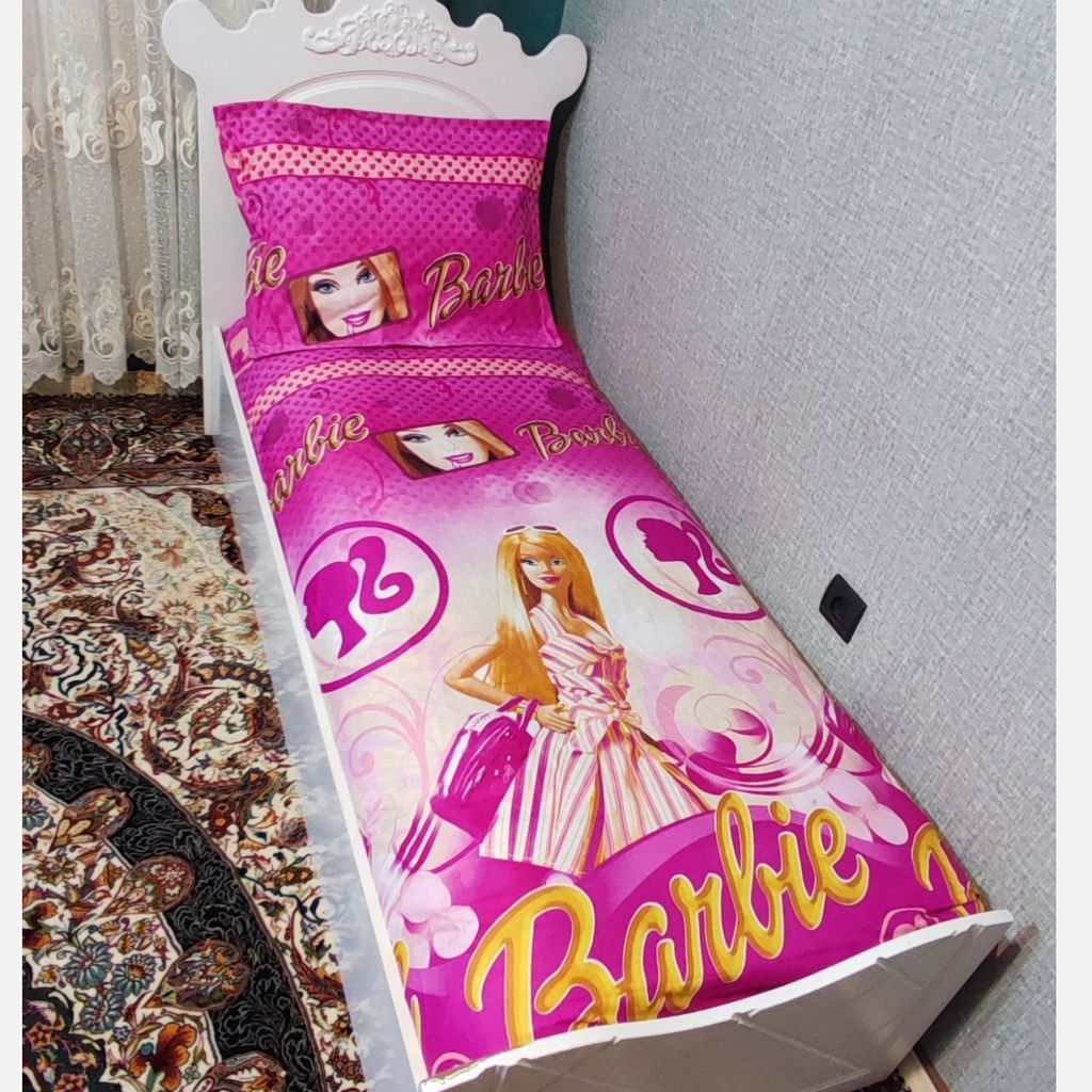 خرید انلاین ملحفه کشدار تخت یک نفره طرح دخترانه باربی صورتی ملافه تخت