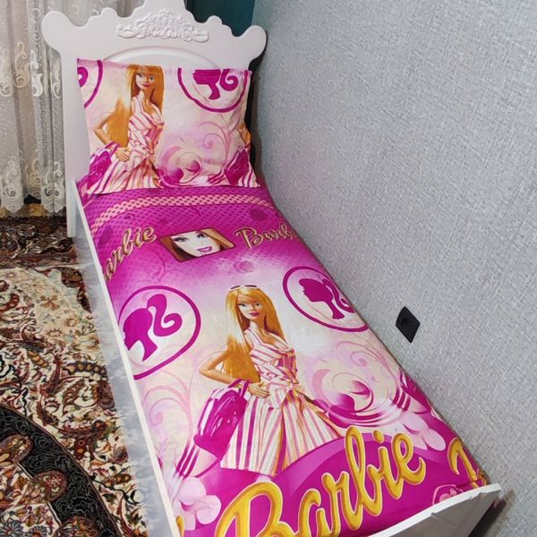 ملحفه کشدار تخت یک نفره طرح دخترانه باربی صورتی ملافه تخت