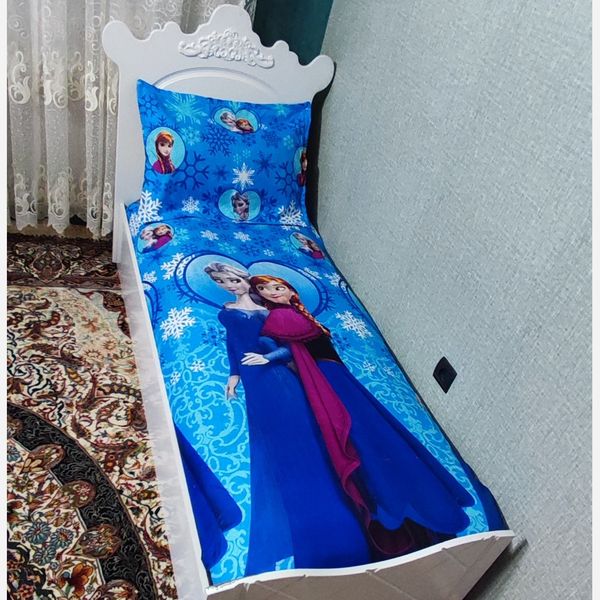 ملحفه کشدار عروسکی تخت یک نفره طرح السا و انا