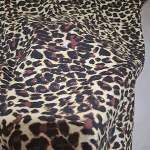 خرید اینترنتی تیشرت زنانه طرح پلنگی