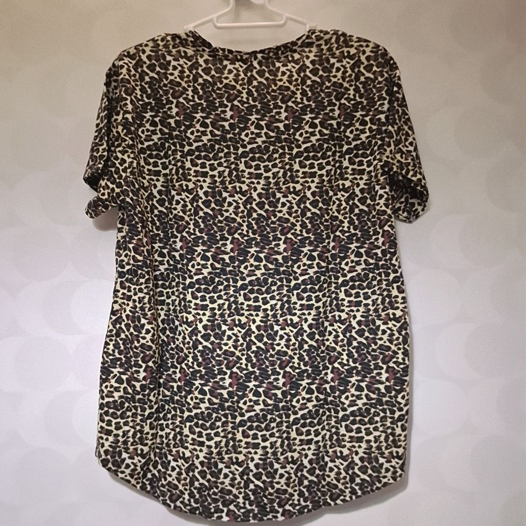 مشخصات تیشرت زنانه طرح پلنگی