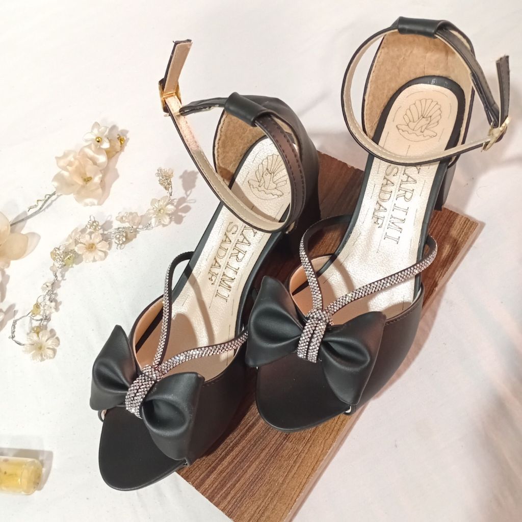 خرید انلاین کفش مجلسی زنانه و دخترانه نگین خارجی